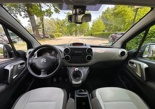 Citroen Berlingo cena 28999 przebieg: 231540, rok produkcji 2013 z Rumia małe 529